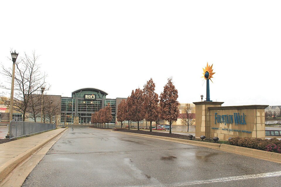 Twelve Mile Crossing at Fountain Walk