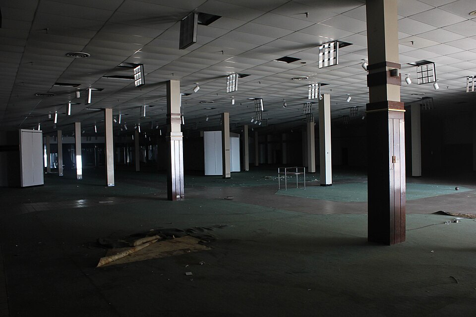 Cloverleaf Mall
